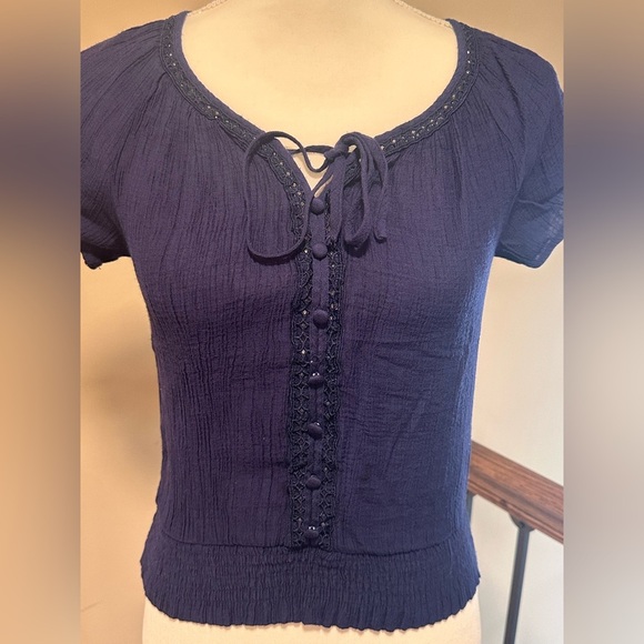 MINE Navy Lace Trim Button Front Peasant Boho Cropped Top Size Small - Picture 3 of 6